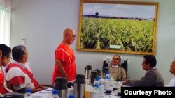 သမ္မတဦးသိန်းစိန်နဲ့ KNU ဥက္ကဌ ဗိုလ်ချုပ်ကြီး မူတူးဆေးဖိုးတို့ နေပြည်တော်မှာ ဇွန်လ ၄ ရက် ၂၀၁၄ မှာ တွေ့ဆုံစဉ်။ (ဓာတ်ပုံ - မှူးဇော်) 