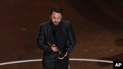 Киран Калкин получил награду за лучшую мужскую роль второго плана в фильме «Настоящая боль» во время церемонии вручения премии «Оскар».