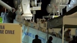 500 ስደተኛታት ዝጸዓነት መርከብ ሓለዋ ባሕሪ ኢጣልያ ሲሲሊ ኣትያ