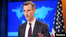 资料照片：美国国务院发言人普赖斯在国务院举行记者会（2021年8月16日）