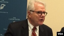 蓝普顿教授(美国之音莉雅拍摄)