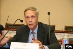 前美国驻中国大使洛德(美国之音钟辰芳拍摄)