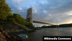 뉴저지주와 뉴욕 맨해튼은 연결하는 '조지워싱턴 다리(George Washington Bridge)'. 