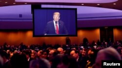 ប្រធានាធិបតី​អាមេរិក ដូណាល់ ត្រាំ ថ្លែង​នៅ​​ក្នុង​កម្មវិធី​ជួប​ជុំ​អាហារពេល​ព្រឹក ​National Prayer Breakfast ប្រចាំឆ្នាំ​ក្នុង​រដ្ឋ​ធានី​វ៉ាស៊ីនតោន​កាលពី​ថ្ងៃទី​ ០៧ ខែកុម្ភៈ ឆ្នាំ២០១៩។