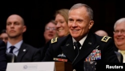 美国国防情报局局长罗伯特·阿什利在美国国会参议院情报委员会作证。（2018年2月13日）