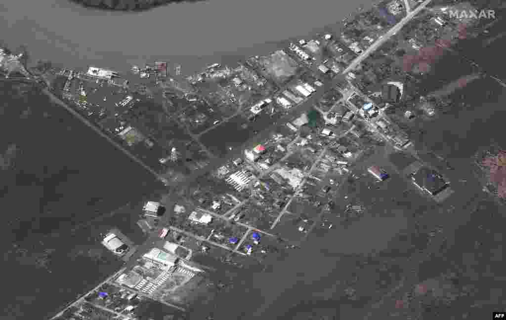 미국 루이지애나주 캐머론에서 허리케인 델타 피해를 입은 주택가.