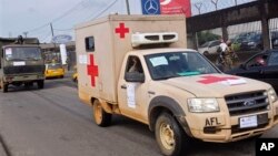 Kendaraan medis keliling di Monrovia, Liberia untuk mengangkut pasien ebola (foto: dok).