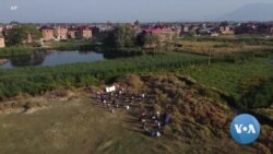 Outdoor Classes in Kashmir Combat COVID Contagion 