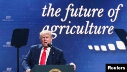美国总统特朗普在德克萨斯州奥斯丁的一次集会上感谢农民们在美中贸易战中给予的支持。（2020年1月19日）