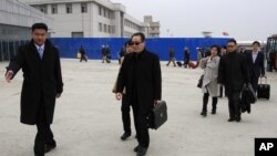 2014年3月17日中国外交部朝鲜半岛事务特别代表武大伟抵达平壤机场（资料照片）