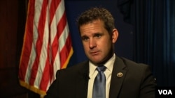 애덤 킨진거 공화당 하원의원.