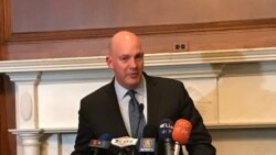 美国国务院政治军事事务助理国务卿克拉克·库伯2019年5月8日在国会山《台湾关系法》40周年酒会发表讲话（美国之音锺辰芳拍摄）