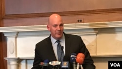 美国国务院政治军事事务助理国务卿克拉克·库伯2019年5月8日在国会山《台湾关系法》40周年酒会发表讲话（美国之音钟辰芳拍摄）