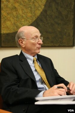 史汀生中心东亚项目主任容安澜(美国之音钟辰芳拍摄)