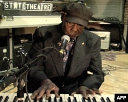 蓝调大师潘塔. 伯京斯