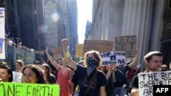 “Wall Street-i Tutun” hərəkatı yayılmaqda davam edir (video)