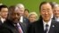 Ban Ki-moon, Secrétaire général de Nations unies, à droite, et Joseph Kabila, président de la RDC, au siège des Nations unies, à New York, 27 septembre 2012.
