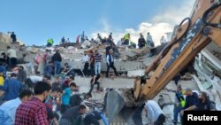 بینایەکی شاری ئزمیر