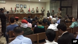 约旦军事法庭开庭宣判一名约旦士兵被控枪杀三名美军教官案件。（2017年7月17日）