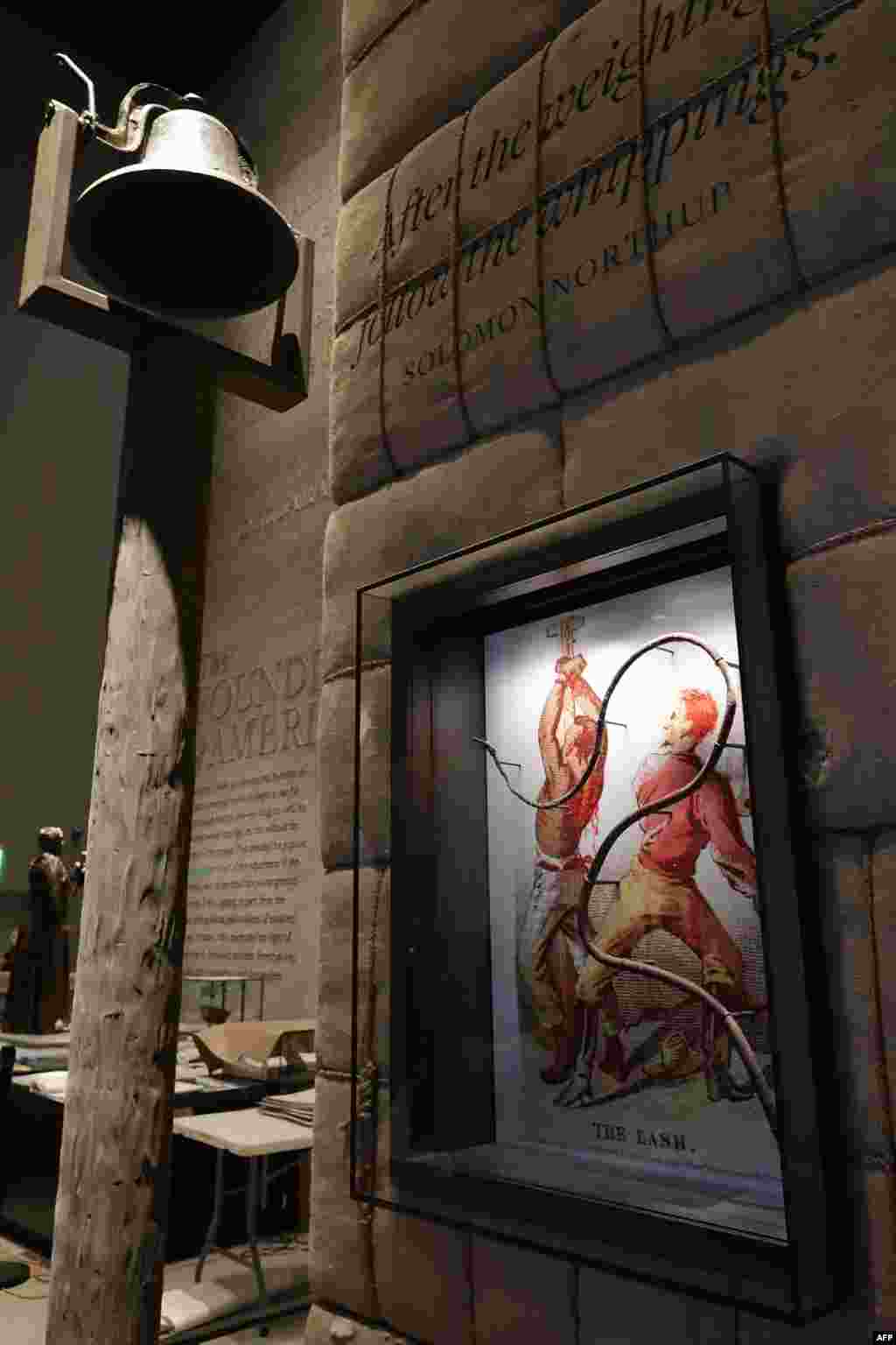 Bara ummaanni gurrachii Ameerikaa garbummaa jala ture qaccee ittiin gobamaa ture keessaa tokko, Muziyemii seenaa lamiiwwaan Ameerikaa hidha dhalata Afrikaa,