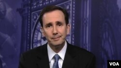 آقای ایر می‌گوید که دسترسی ایران به همه دارایی‌ها زمانبر است و این "خم رنگرزی" نیست.