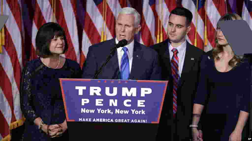 Le vice-président élu Mike Pence s&#39;exprime lors de la victoire de Donald Trump&nbsp; à New York, le 9 novembre 2016,.