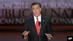Republikanski predsednički kandidat Mit Romn govori na konvenciji u Tampi