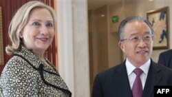 Hillari Klinton Çin rəsmisi ilə danışıqlar aparıb