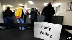 Le vote anticipé a déjà démarré dans certains États américains, comme ici dans le comté de Polk à Des Moines dans l'Iowa, le 29 septembre 2016, premier jour du vote anticipé.