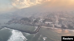 Вид с воздуха на город Лахайна, остров Мауи, Гавайи, 9 августа 2023 г., (скриншот с видео в социальных сетях Винс Картер/Reuters)
