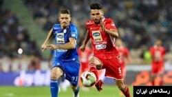 وریا غفوری (چپ) آرشیو