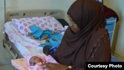 Faayizaa Abdurahmaan, Haadholee Hospitaala Waliigalaa fi Kolleejji Meedikaalaa Adaamaatti tajaajila yeroo dahumsaa argatan keessaa