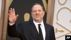 L’arrivée d’Harvey Weinstein à la cérémonie des Oscars, Los Angeles, Californie, 2 mars 2014. 
