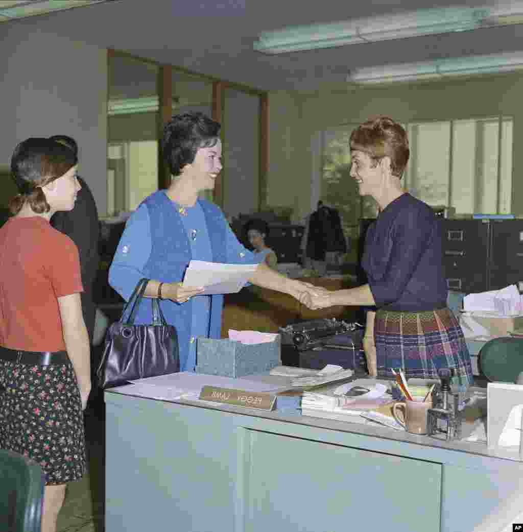 秀兰&middot;邓波儿1967年在加州竞选议员