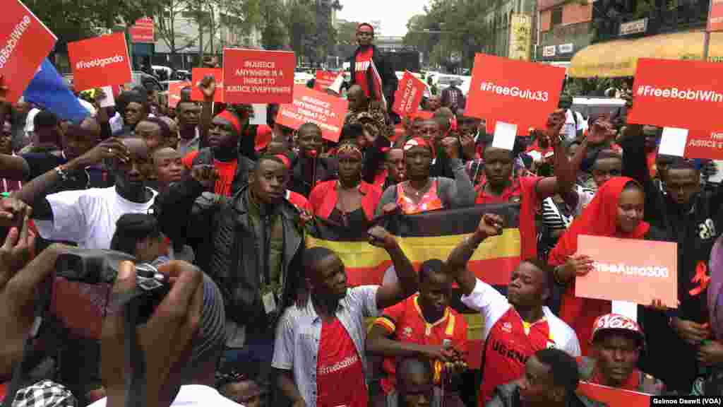 የኡጋንዳ መንግሥት ሮቤርት ኪያጉላኚን እንዲፈታ በናይሮቢ ሠልፍ ተደረገ