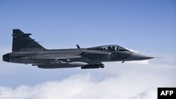 ເຮືອ​ບິນ​ລົບ Saab JAS 39 Gripen ຂອງກອງ​ທັບ ສວີ​ເດັນ ເຂົ້າ​ຮ່ວມ​ໃນ​ການ​ປະ​ຕິ​ບັດ​ພາ​ລະ​ກິດ​ລາດ​ຕະ​ເວນ​ທາງ​ອາ​ກາດ​ຂອງ​ອົງ​ການ NATO, 4 ກໍ​ລະ​ກົດ 2023.