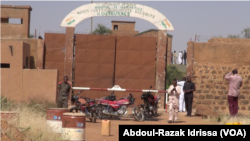 La prison de Koutoukalé est redevenue calme, après une attaque terroriste, au Niger, le 17 octobre 2016. (VOA/Abdoul-Razak Idrissa)