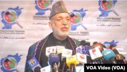 آقای کرزی امروز در کنفرانس علمی خط دیورند و آب‌های افغانستان در کابل سخنرانی می‌کرد