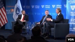 14일 워싱턴 우드로윌슨센터에서 열린 안보 토론회에 코리 가드너 상원 외교위 동아태소위원장(가운데)과 에드 마키 민주당 간사(오른쪽)이 참석했다.