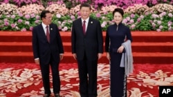 2019年4月26日柬埔寨首相洪森(左)在北京出席由中国国家主席习近平及其夫人彭丽媛举行的“一带一路”论坛欢迎晚宴