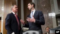 آقای کاتن (راست) از مخالفان توافق اتمی از دو سال پیش است. 