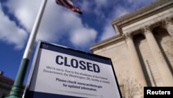 美国华盛顿，由于联邦政府部分关闭，国家档案馆关闭。（2018年12月22日）