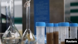 天津市爆炸地点附近物质的取样化验（2015年8月18日）