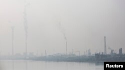 江苏南京的石化厂