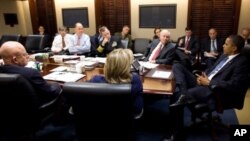 باراک اوباما در میان تیم امنیت ملی آمریکا