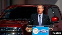 美国福特公司执行副总裁兼全球运营总裁韩瑞麒2014年10月在底特律的一个车展上。