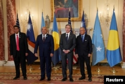 2022年9月29日，美国国务卿布林肯在国务院会见了帕劳总统小惠普斯、密克罗尼西亚总统帕努埃洛和马绍尔群岛总统卡布亚 (路透社)