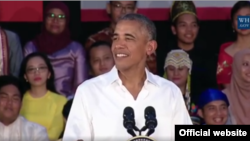 奥巴马总统在老挝琅勃拉邦与东南亚青年领袖计划成员举行对话(2016年9月7日）