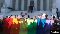 تجمع حامیان ازدواج همجنسگرایان در مقابل دیوان عالی- واشنگتن دی-سی