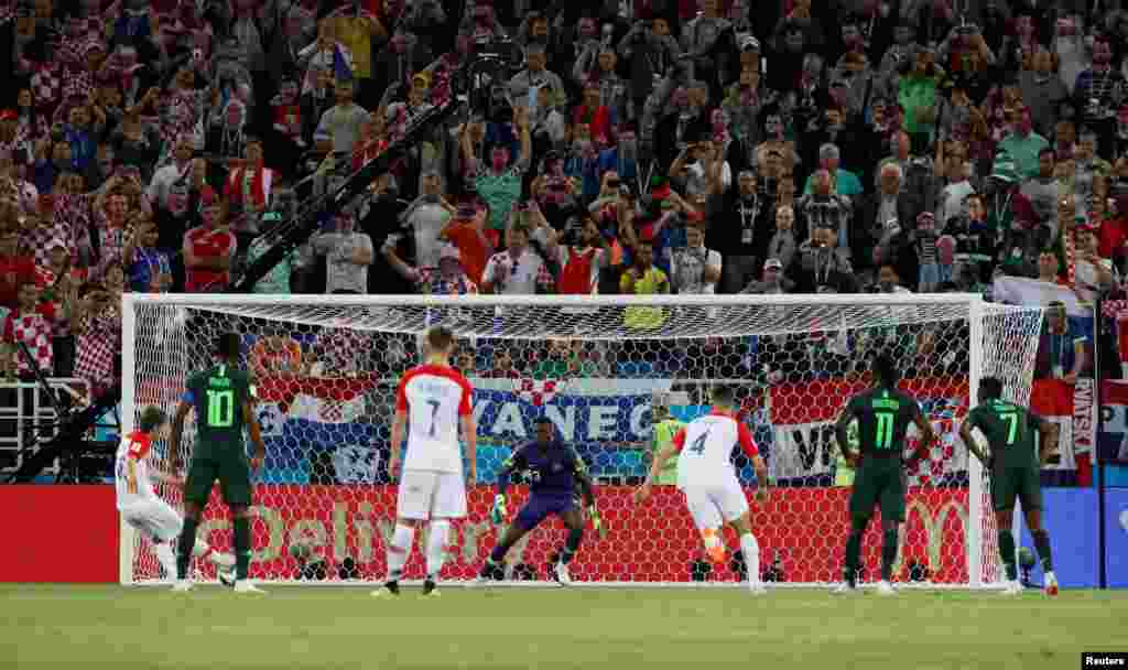 ሉካ ሞድሪሽ ካልኣይቲ ሸቶ ሃገራዊት ጋንታ ክሮሽያ ኣብ ልዕሊ ናይጀርያ እናመዝገበ